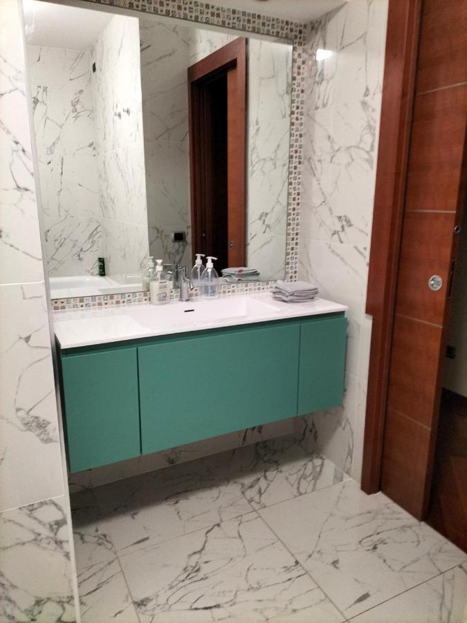 Stanza Nr 2 In Zona Solari In Appartamento Incantevole Milano Dış mekan fotoğraf